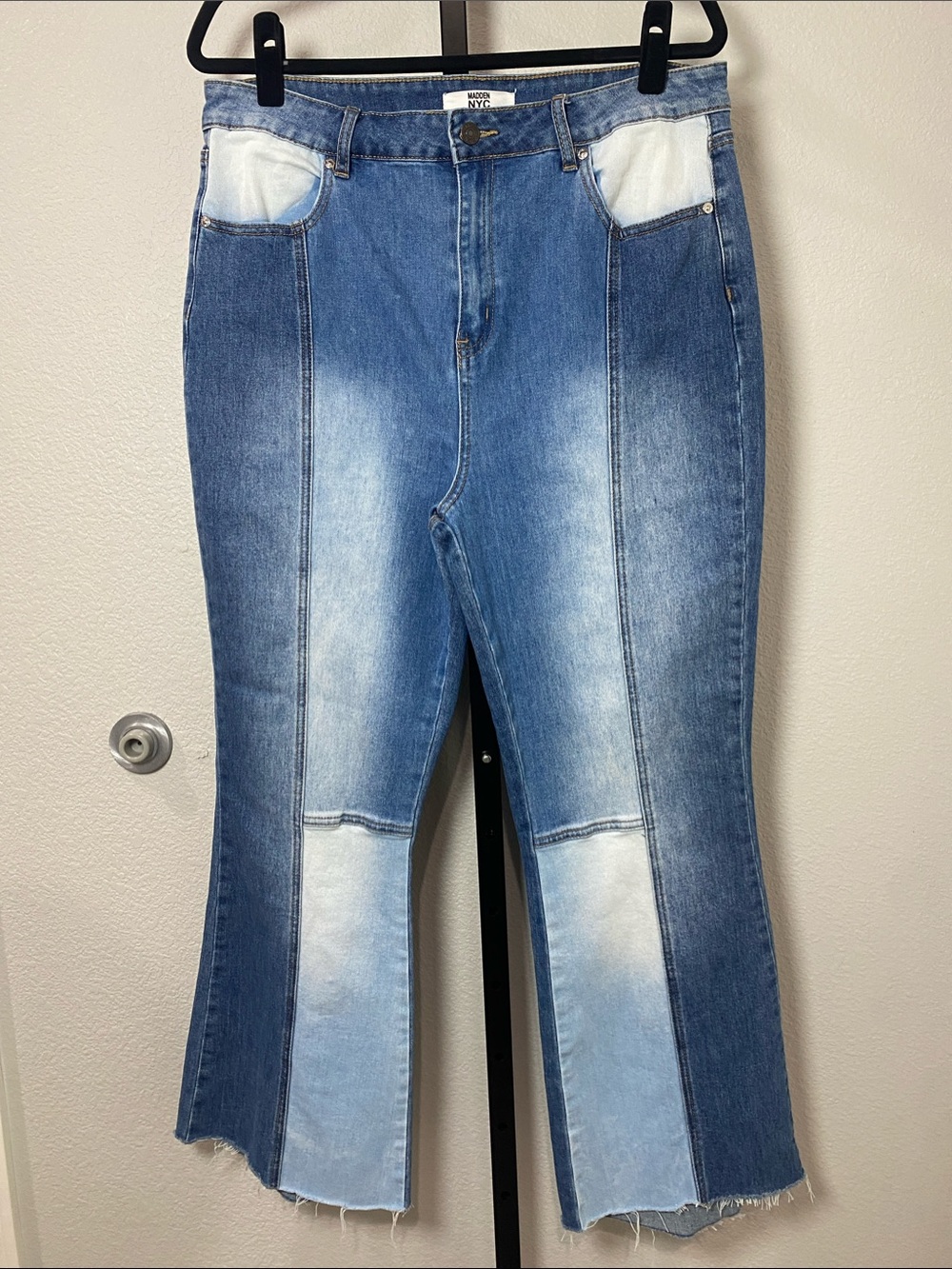 NYC Two-Tone Crop Flare Jeans in Blue size 15 juniors 18”waist 12”rise 28-29”L